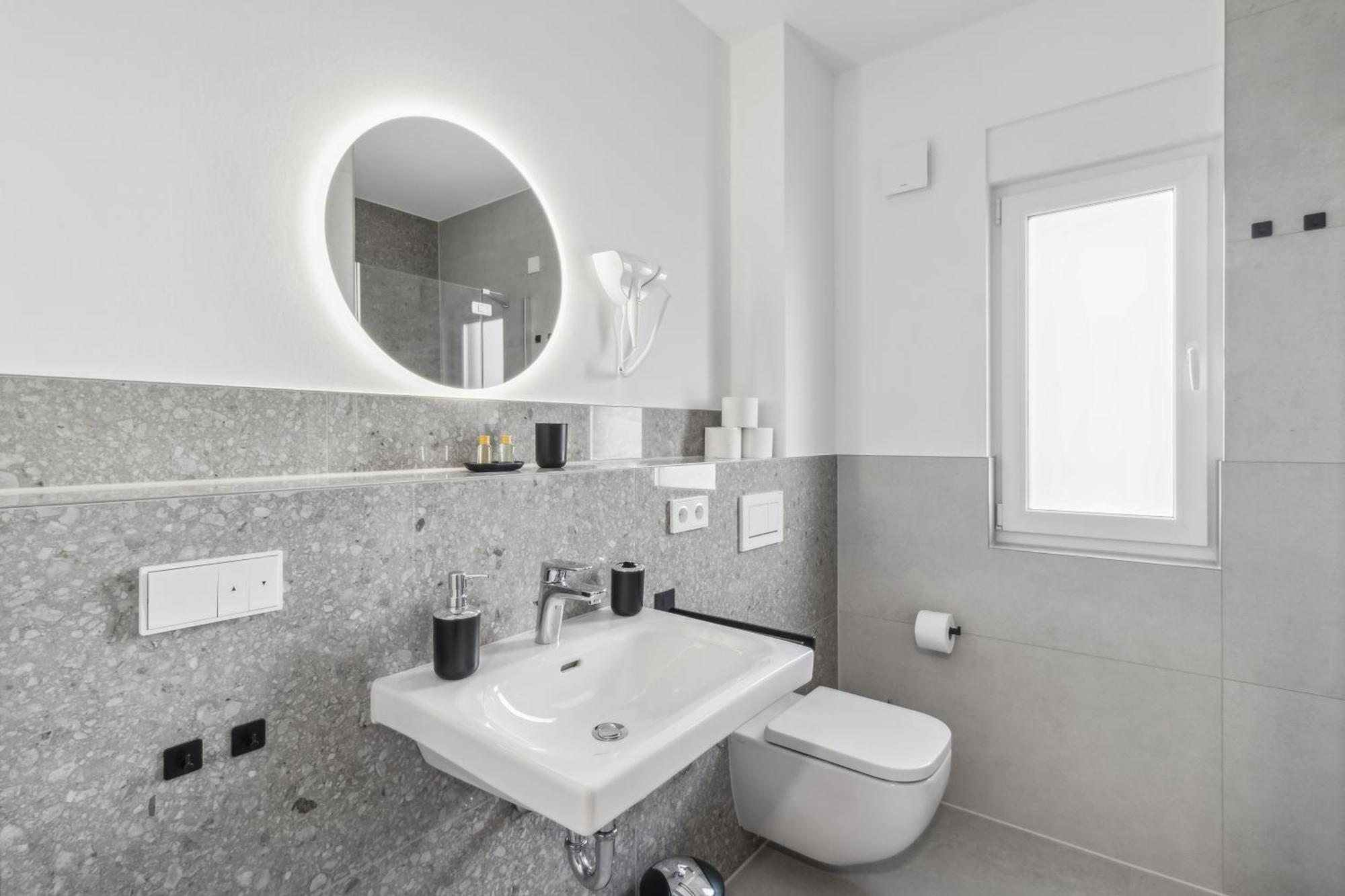 Suite4Me - Moderne Apartments I Kueche I Balkon I Waschmaschine ディーツェンバハ エクステリア 写真