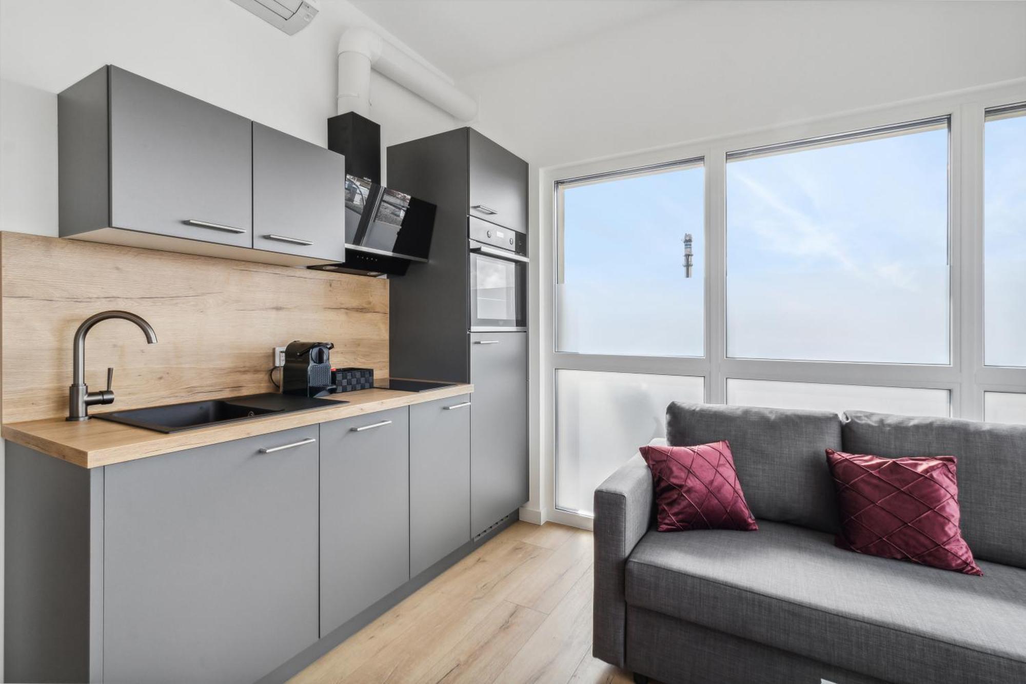 Suite4Me - Moderne Apartments I Kueche I Balkon I Waschmaschine ディーツェンバハ エクステリア 写真